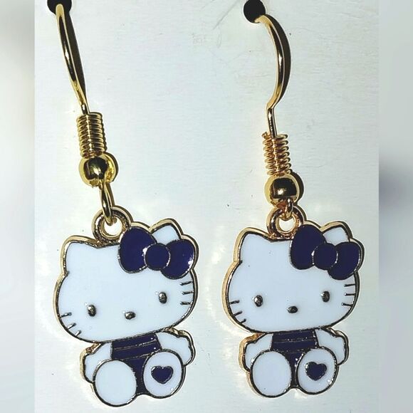 Whimsical character kitty dangle earrings for girls and women - Picture 7 of 7